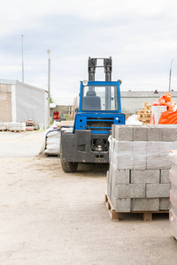 機械設(shè)備銷售 建材業(yè)務(wù)之外的多元化發(fā)展路徑